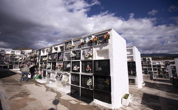Motril confía en alargar una década la vida de su cementerio gracias a las reagrupaciones