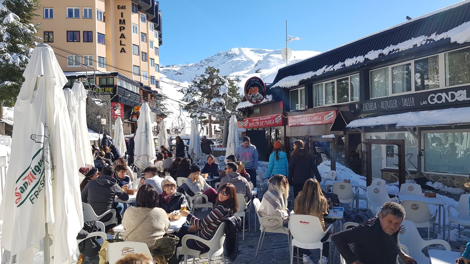 El placer de esquiar un mes antes de tiempo