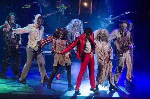 Almería baila al ritmo de Michael Jackson en el musical 'Forever King of Pop'