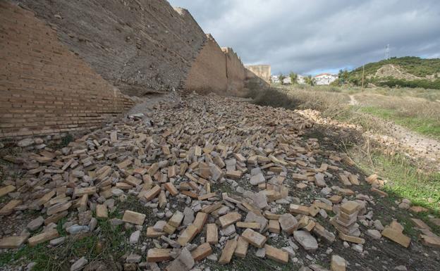 Se derrumba un tramo de la muralla Nazarí en el Albaicín de Granada