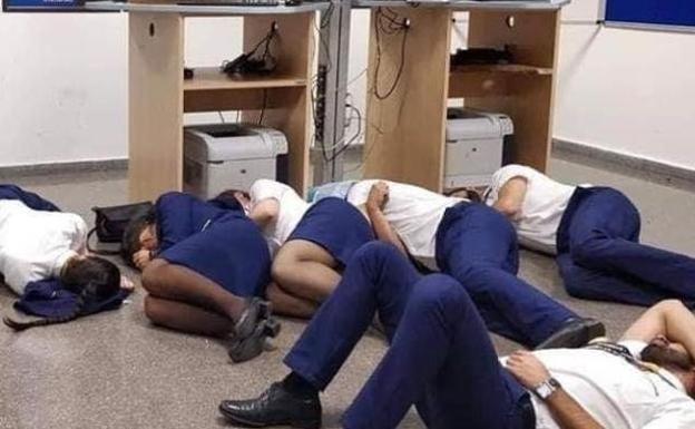 Ryanair despide a los tripulantes que supuestamente durmieron en el suelo del aeropuerto de Málaga