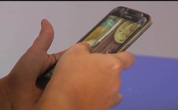 condenada por espiar movil marido