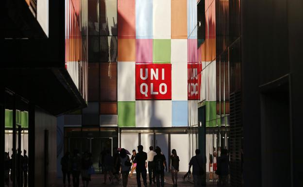 Una pareja roba durante meses en tiendas Uniqlo para venderlo todo por Internet y viajar por China