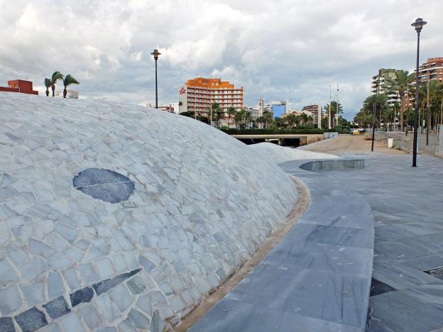 Acaban las obras de La Ballena, donde ya luce el texto en memoria de Gabriel
