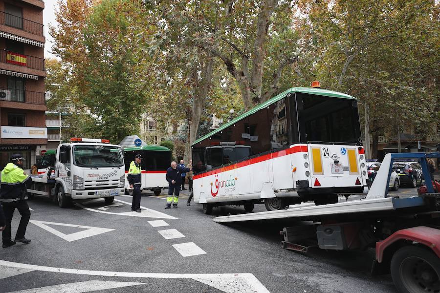 El tren turístico se vuelve a averiar en pleno centro de Granada