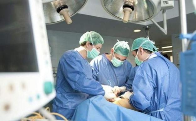 Alertan de que la reducción del estómago para perder peso reduce tanto la grasa como el músculo