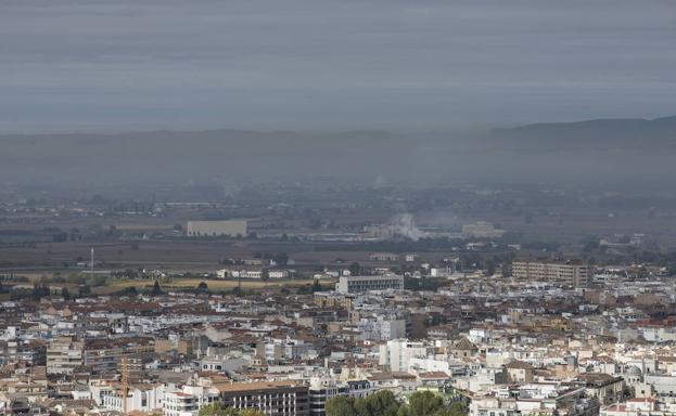 31 de diciembre de 2025: Prohibido circular por el Centro de Granada sin etiqueta Cero Emisiones o Eco