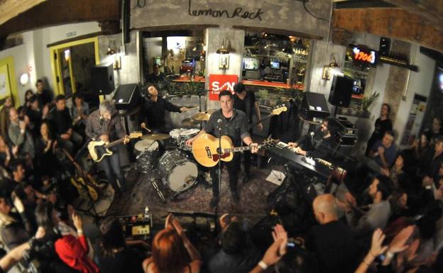 «Los músicos nos hemos convertido en nuestros propios empresarios»