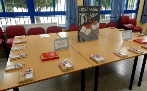 Un instituto organiza un 'First Dates' entre alumnos que leen libros