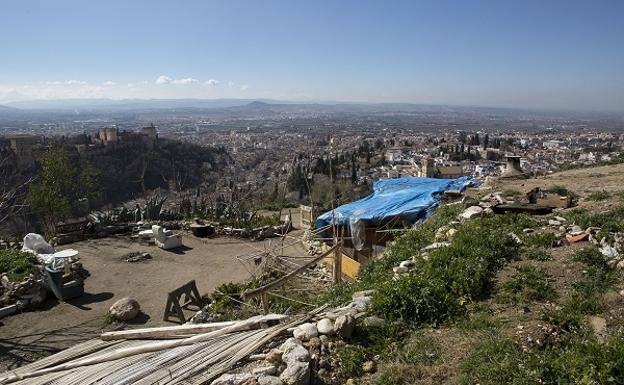 La Policía Local actúa una vez al mes en las cuevas para combatir la inseguridad