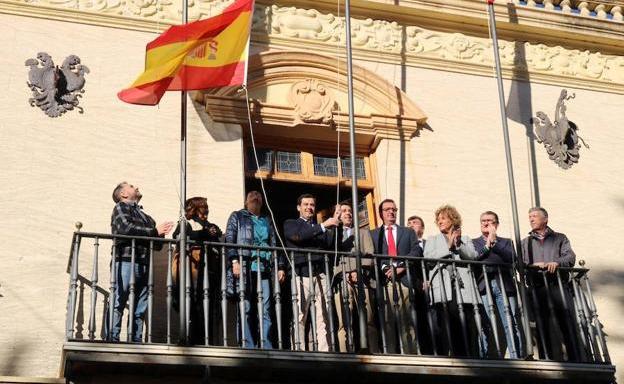 Juanma Moreno pide que «se deje atrás el debate de sillones» y que se empiece a hablar de reformas