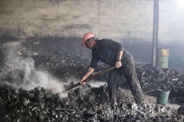 El pueblo con menos renta de España se agarra a su carbón