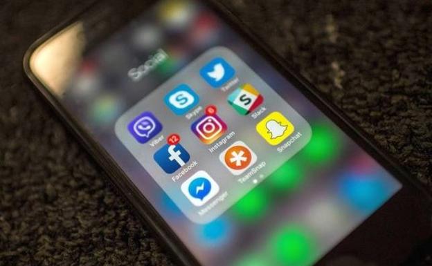 Juzgan a un padre por pedir por Internet a su hija de 14 años que colgara fotos desnuda