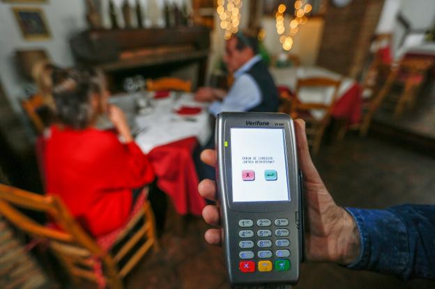 «He dejado mil y pico euros fiados y ahora dependo de la buena voluntad»