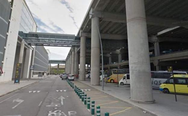Muere una chica de 28 años al caer desde una pasarela de 20 metros de altura en el aeropuerto de Alicante