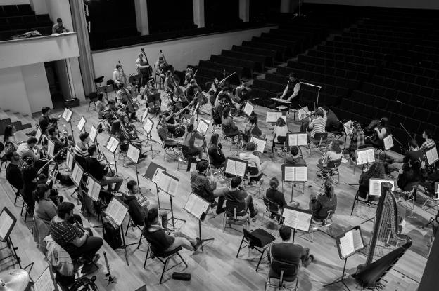 La Orquesta Filarmonía vuelve a reunir en Granada a los grandes músicos del futuro