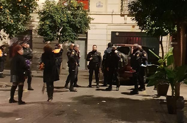 Frenan a tiros a un conductor ebrio tras atropellar a tres personas en Granada