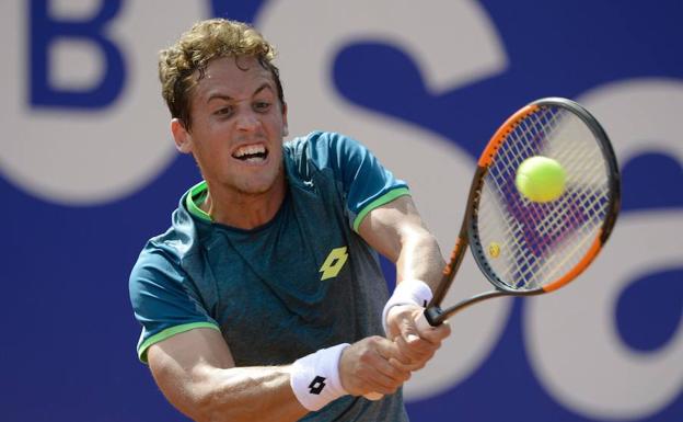 Roberto Carballés cae en Pune y viaja a Canberra para preparar el Open de Australia