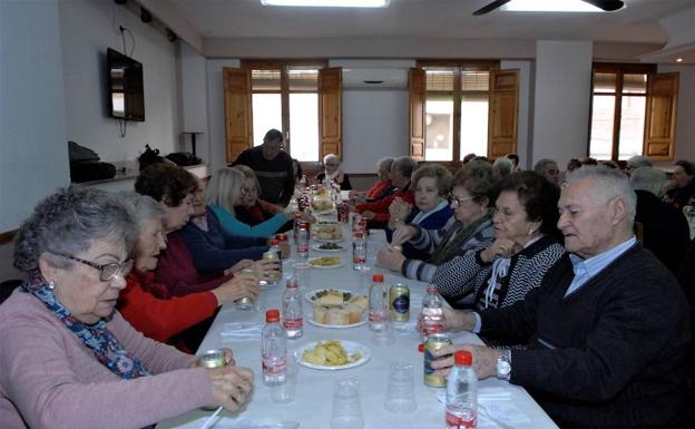 Lanjarón celebra el segundo día del año almorzando gratis gracias a su Ayuntamiento