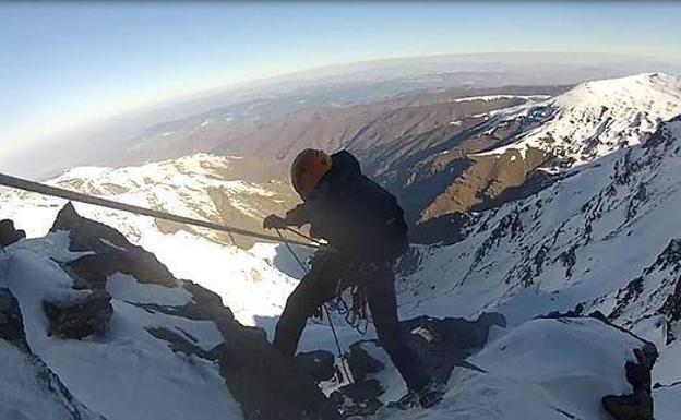 Tres senderistas perdidos en la Peña de Granada en Dúrcal son rescatados sanos y salvos