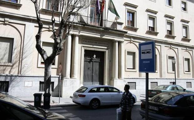 Un anciano de 85 años niega los abusos de los que le acusa su sobrina-nieta