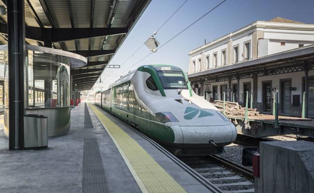 Trenes AVE circularán en pruebas ya este fin de semana en la línea de Granada