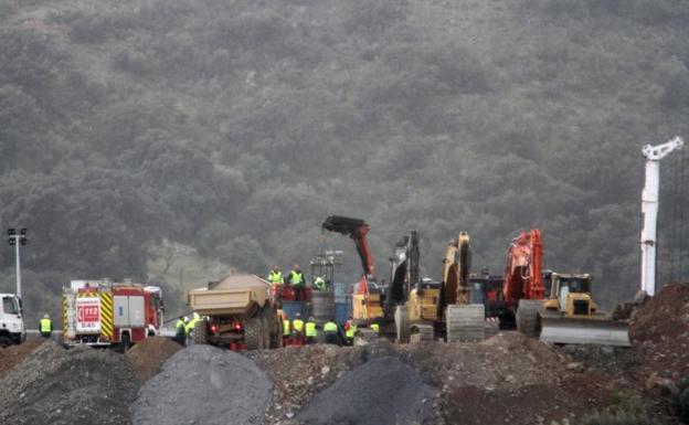 Una nueva broca contra el granito impide llegar a Julen: llevan una nueva herramienta de Guadalajara para la perforadora
