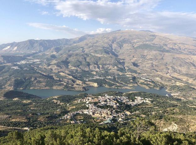 El megatendido eléctrico previsto para el Valle de Lecrín abre un fuerte debate