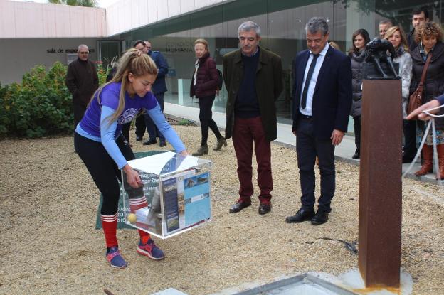 La UAL cierra su 25 Aniversario mandando de viaje al futuro una cápsula del tiempo