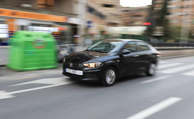 FACUA critica que las administraciones obvien a los usuarios en la regulación del taxi y las VTC