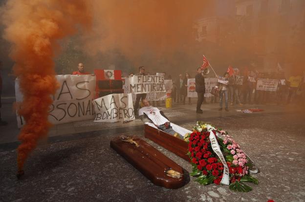 El Ayuntamiento adeuda cerca de dos millones y medio de euros en horas extra