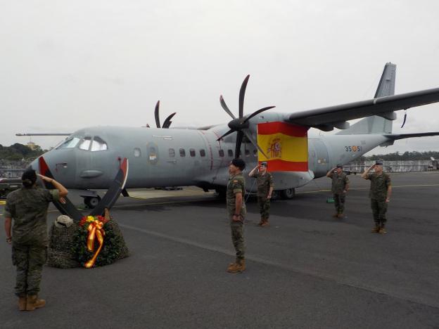 Relevo del contingente español desplegado en Libreville (Gabón)