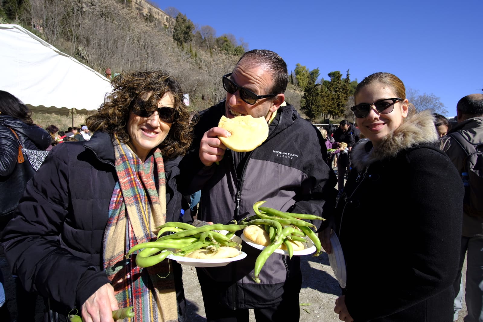 La tradición vence al frío en la romería hasta el Sacromonte de Granada por San Cecilio