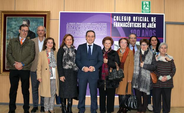 El Colegio de Farmacéuticos de Jaén entrega 4.500 euros a tres ONGs