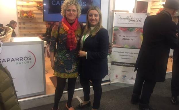 Una televisión japonesa se interesa por el fenómeno de la imigración en el campo de Almería