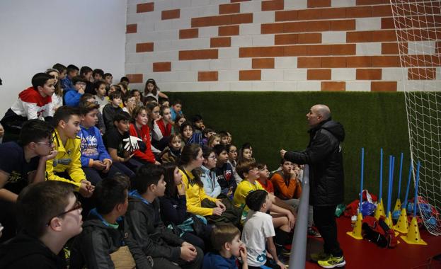 Estreno estelar del pabellón de Chilluévar