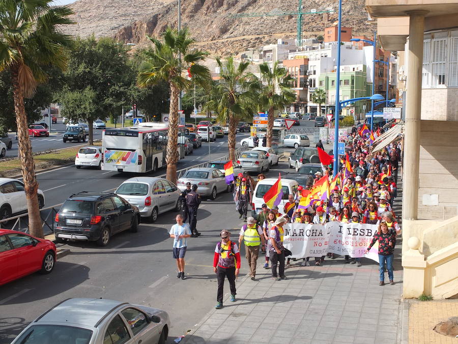 Las imágenes de la llegada de la marcha por la Desbandá