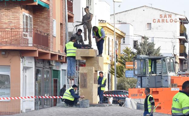 Baza recupera la escultura del Cascamorras de Ramón Salarich