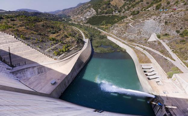 Crespo niega el trasvase de Rules para zanjar la polémica desatada en la Costa