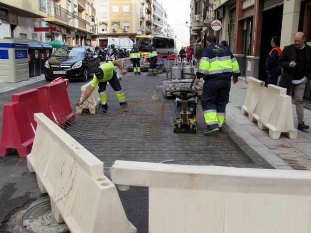 'Lavado de cara' a 68 calles «de casi todos los barrios» para arreglar baches y aceras