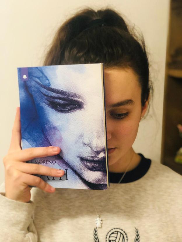 La niña granadina que emula a la creadora de Harry Potter