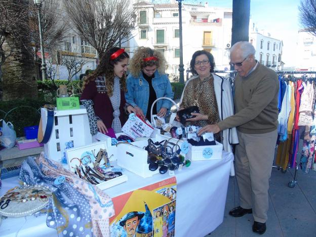 Quesada celebra con animación y excelente tiempo su III Feria Outlet