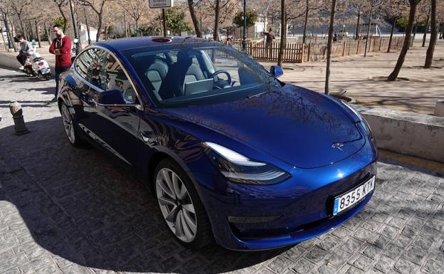 A bordo del nuevo Tesla por Granada