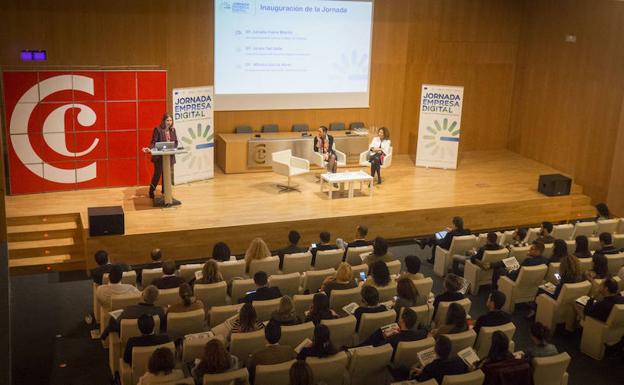 La Junta ofrecerá ayudas económicas para la transformación digital de las empresas
