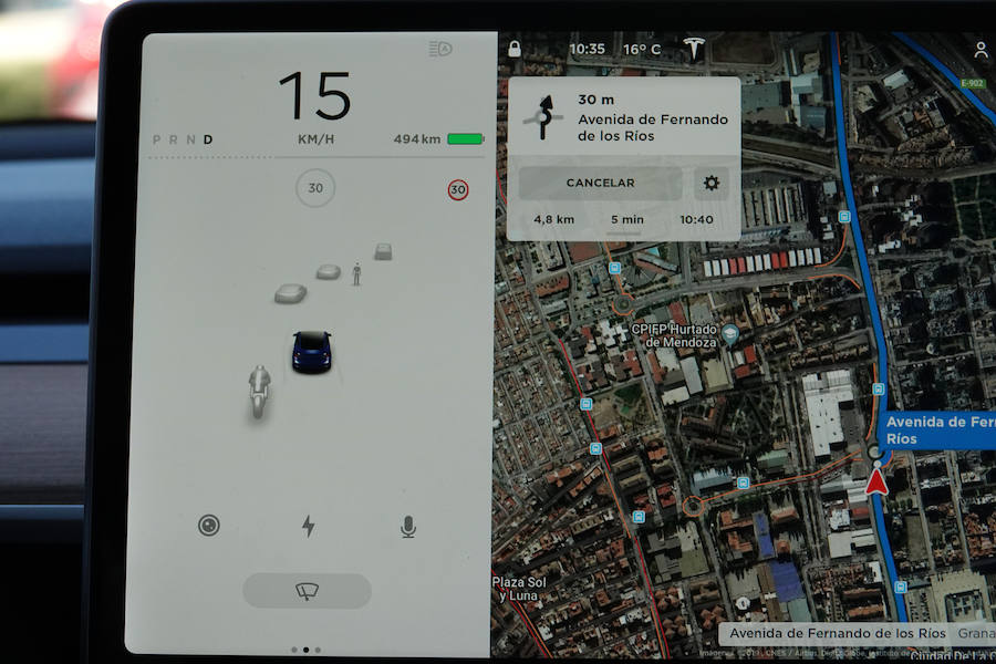 Paseando por Granada con el Tesla Model 3