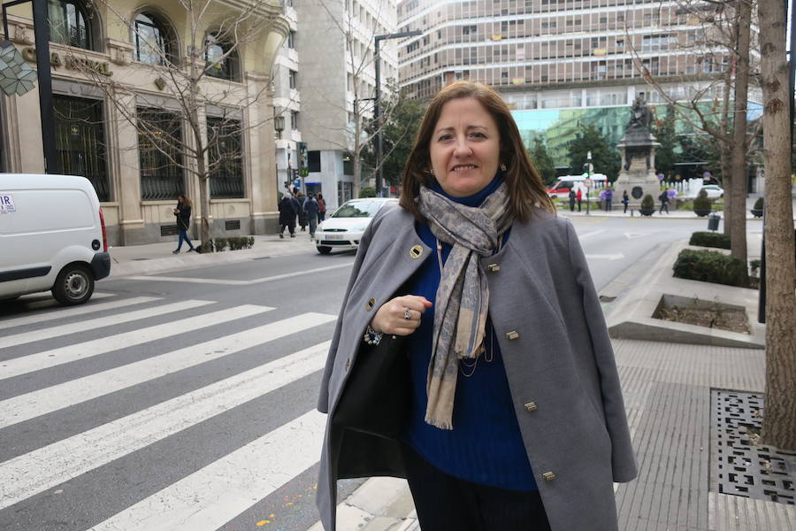 «La poesía actual bebe de Cernuda, García Montero y Ángel González»