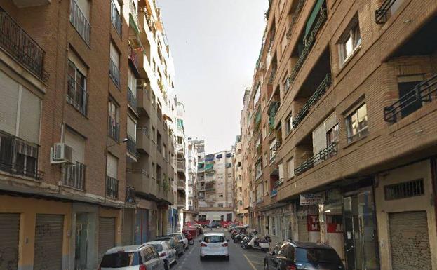 Un trabajador resulta herido grave en Granada tras recibir una descarga eléctrica