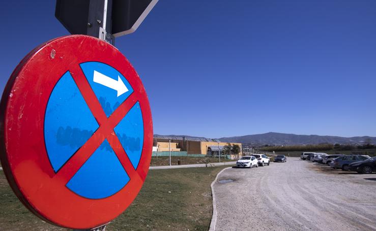 Multas diarias en un aparcamiento prohibido de Motril