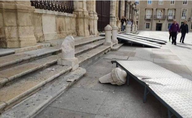 El viento y una rampa rompen un pilar de la Catedral del siglo XVIII