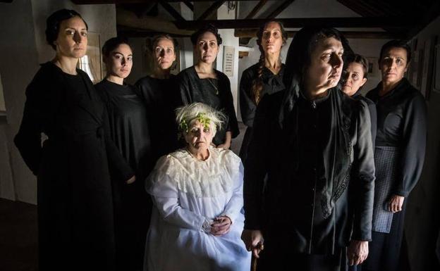 'Teatro bajo la arena' versus 'teatro al aire libre'